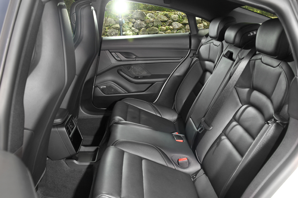 2,900mm軸距自當帶來寬敞的後座空間。