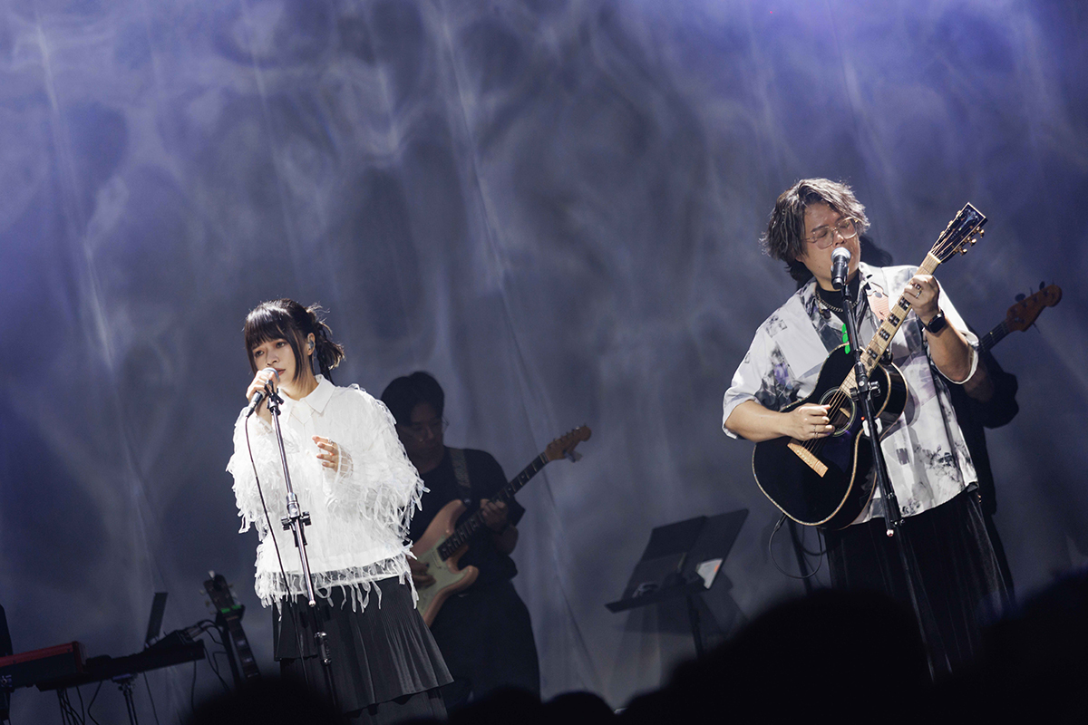 【車勢星聞】VH《邁行》年度專場開唱，吉他手易祺宣告將轉幕後創作。（圖：知間文化提供） 