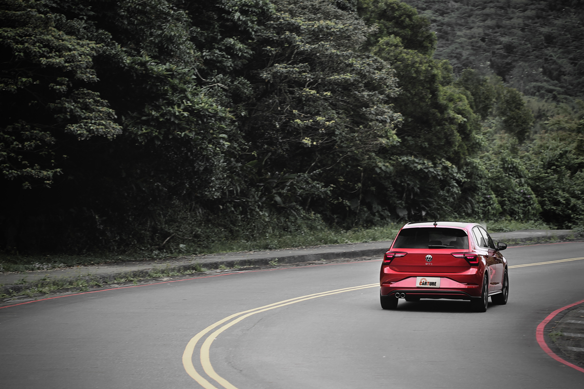 Polo GTI配置的電控系統似乎在告訴駕駛還可以再快點。