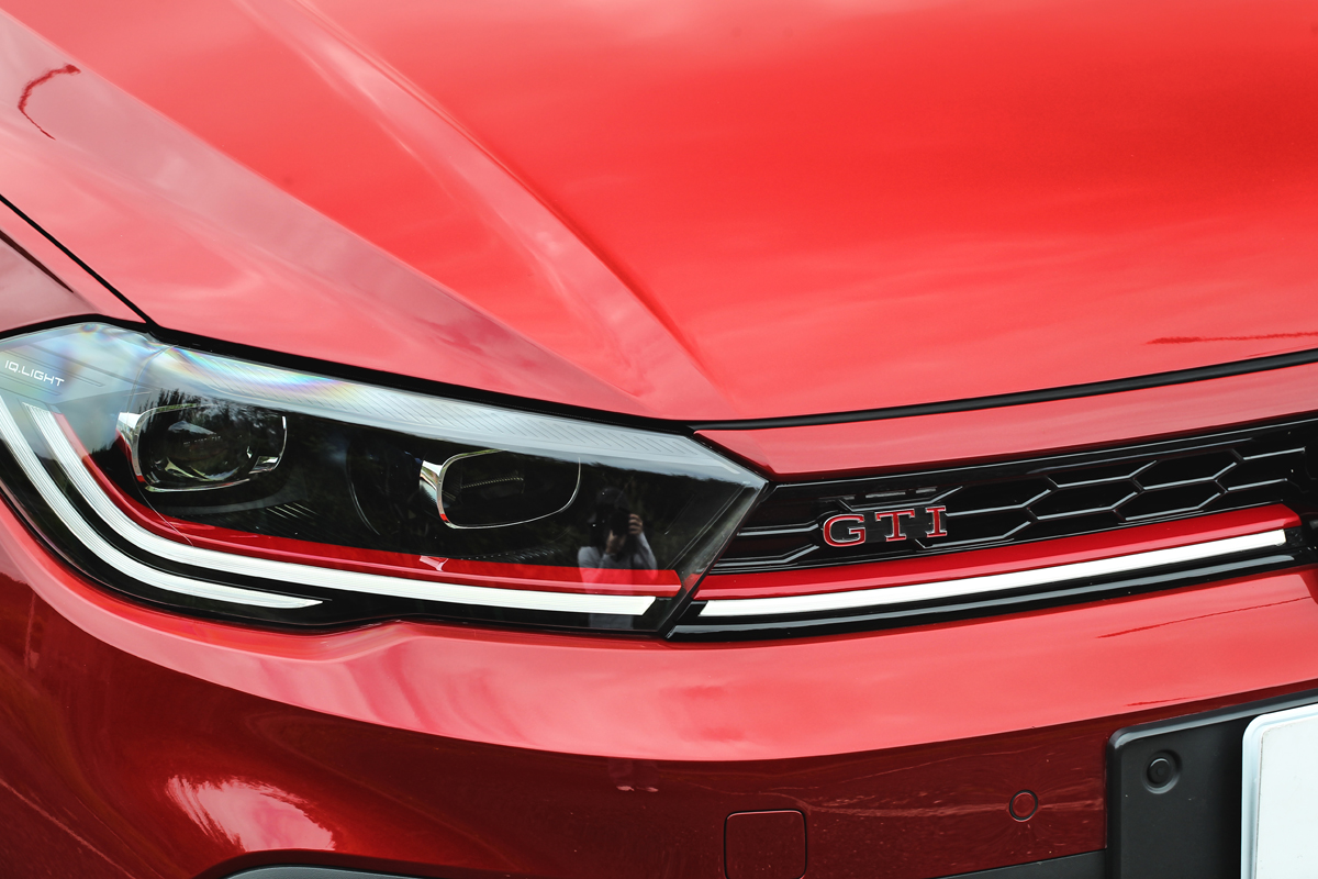 配備LED Matrix矩陣式頭燈。