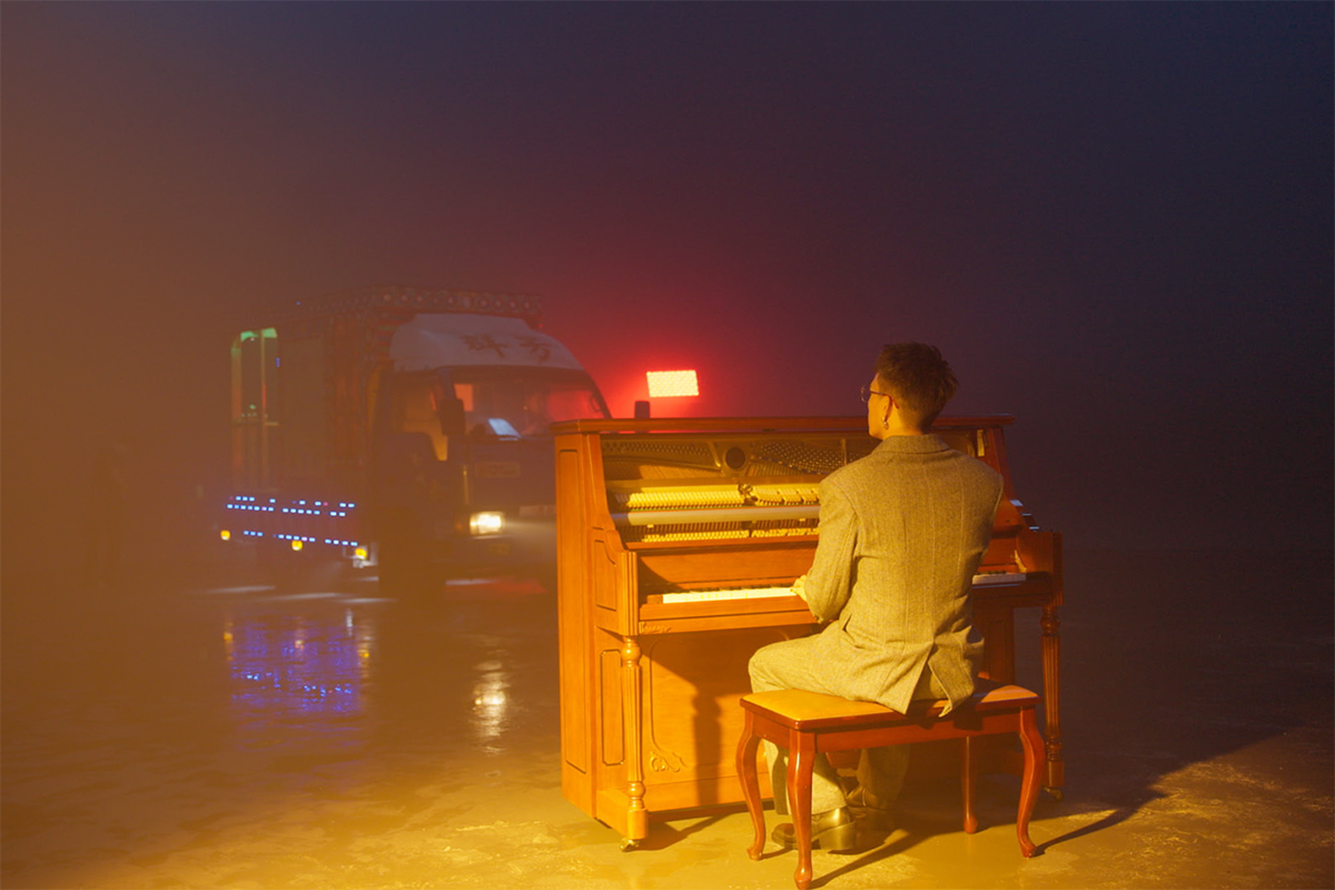 【車勢星聞】黃奇斌打造〈我愛你，再見〉，春風唱出「搖滾巨星」風格。（圖：英傑哆影業提供）