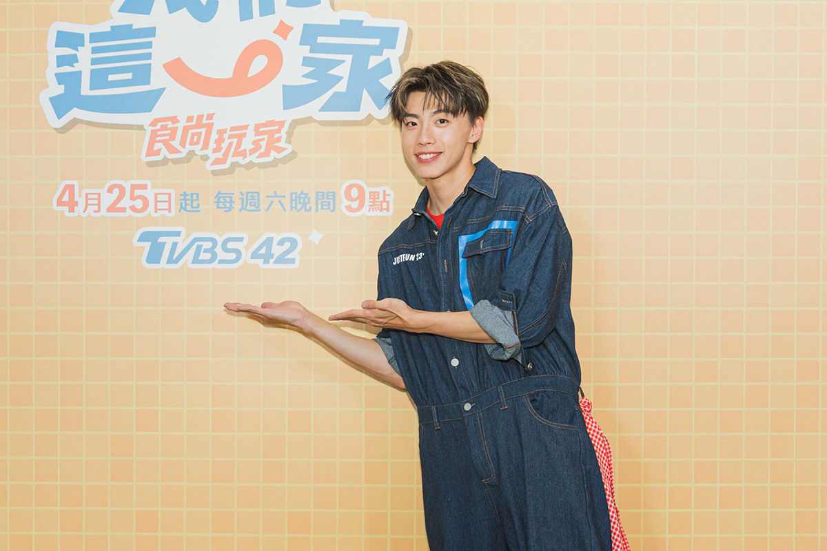 【車勢星聞】文廷作為Ozone代表出席《食尚玩家》全面改版新企劃《我們這一家》記者會。（圖：TVBS提供） 