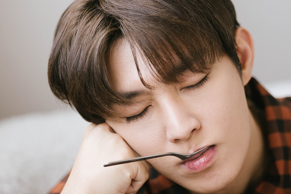 【車勢星聞】炎亞綸新歌〈退化的淚腺〉對戲AI男主角，簽唱會南北雙加碼 大寵粉。（圖：晴空鳥提供） 