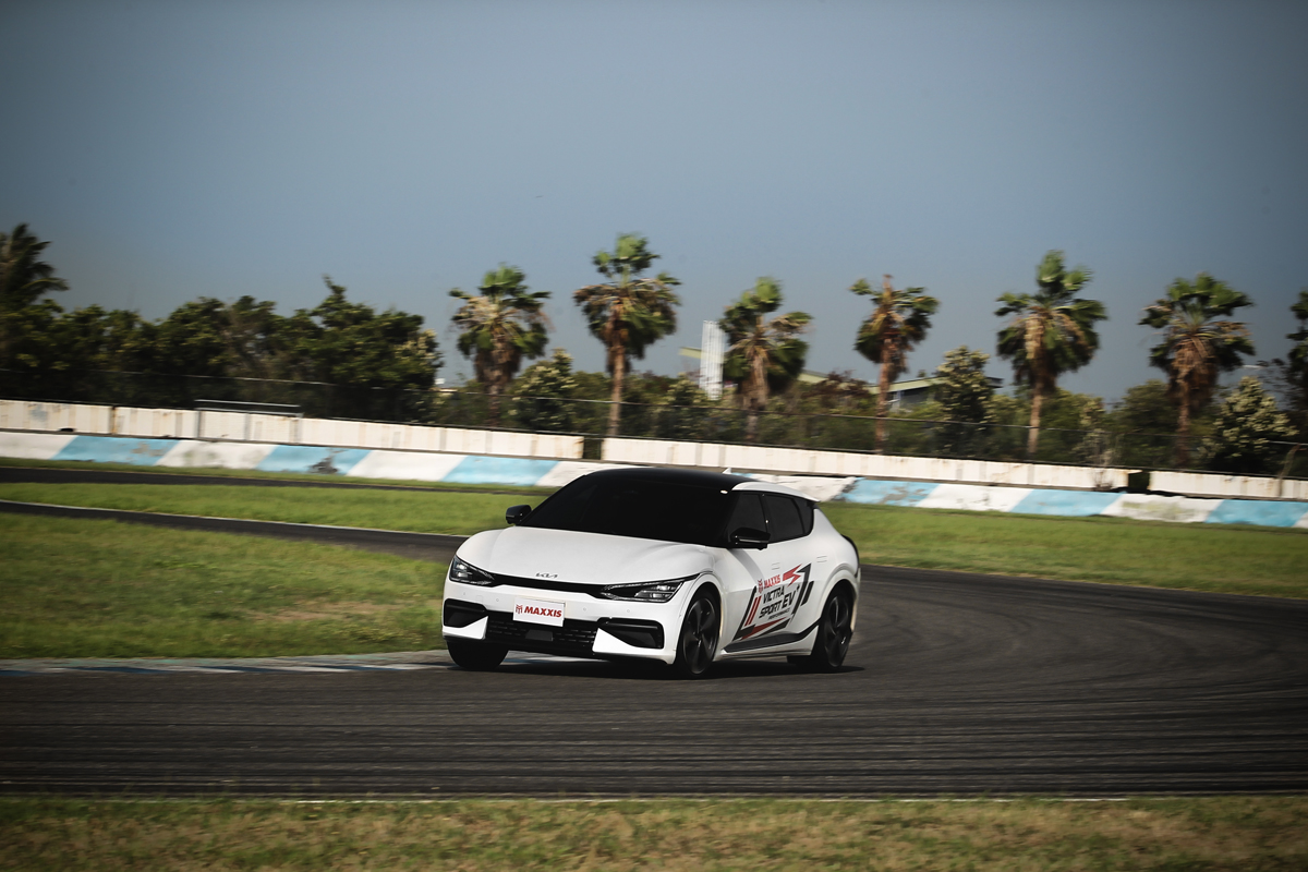 就算在大腸包小腸彎VSEV+也依舊保有出色的循跡性。