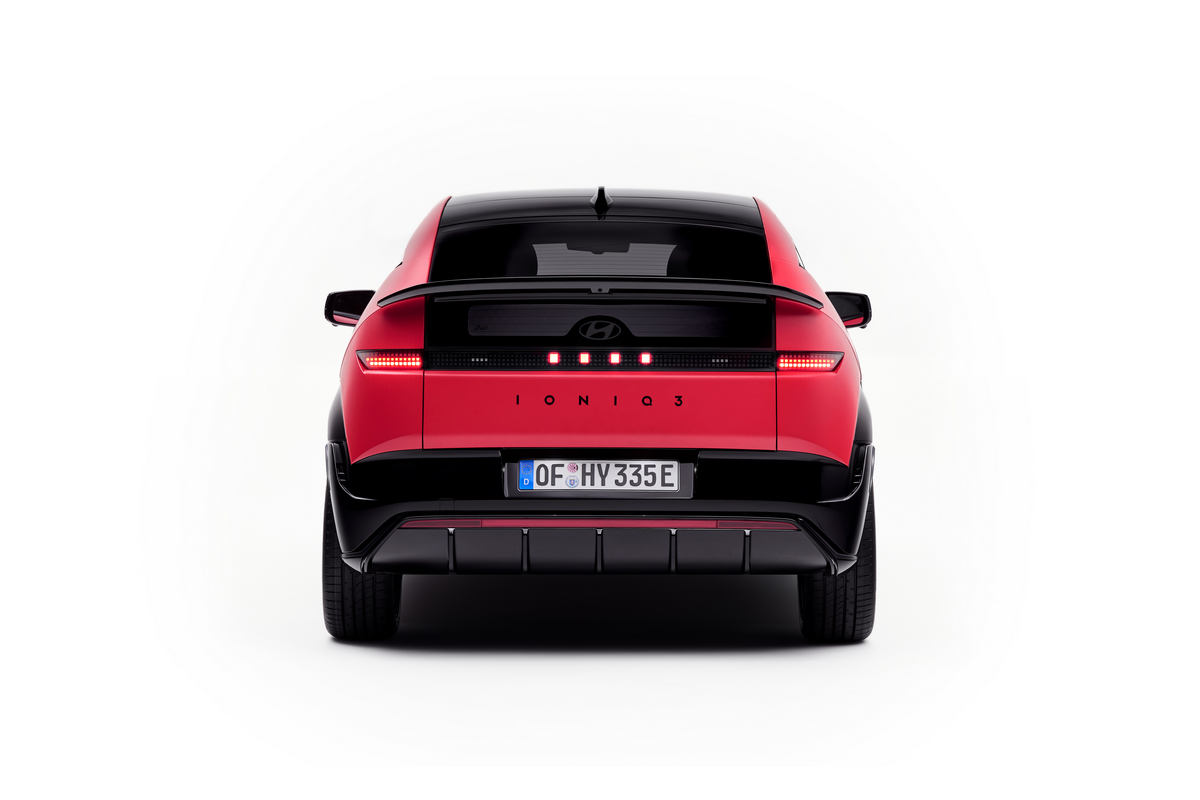 Ioniq 3提供42.2kWh(344公里)與61kWh(496公里)兩種電池規格。