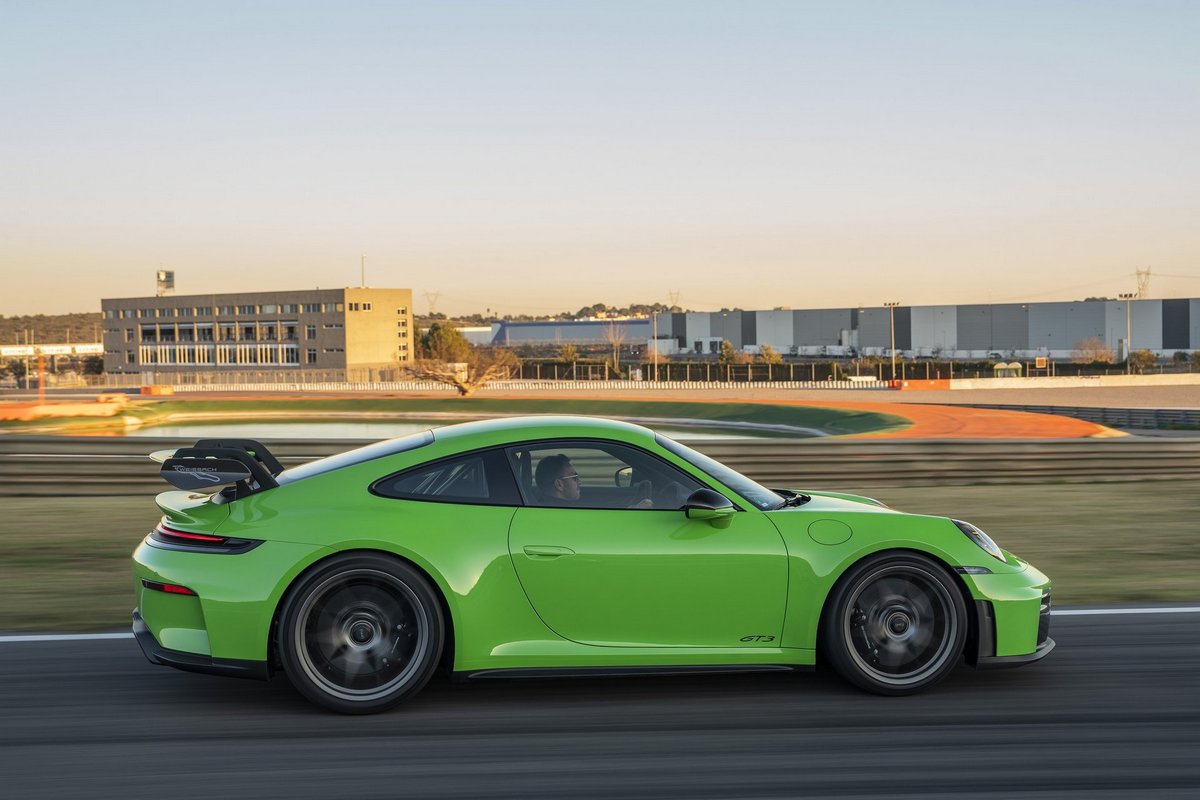 現行911 GT3搭載4.0升自然進氣引擎，下一代可能因規範而轉為渦輪。