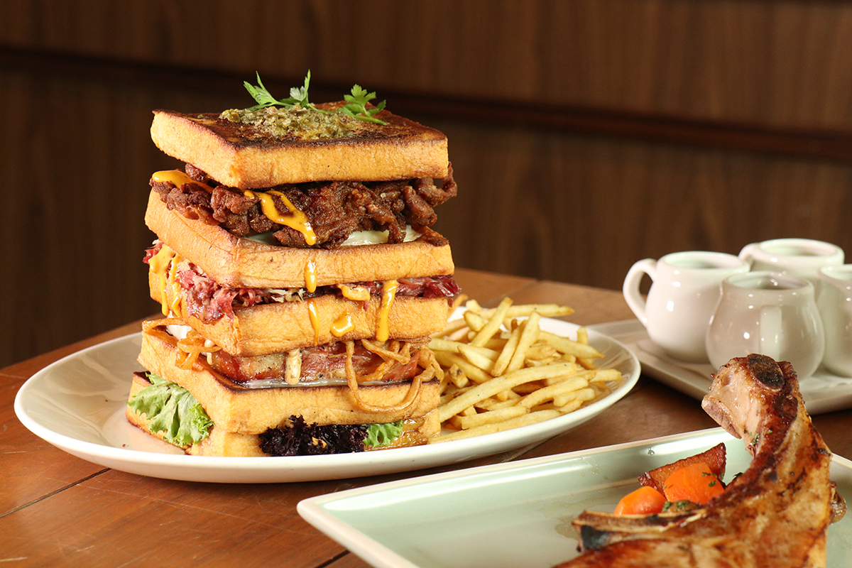 S&W Grill推出巨大法式吐司，還有多款海陸新菜輕鬆吃。（示意圖）