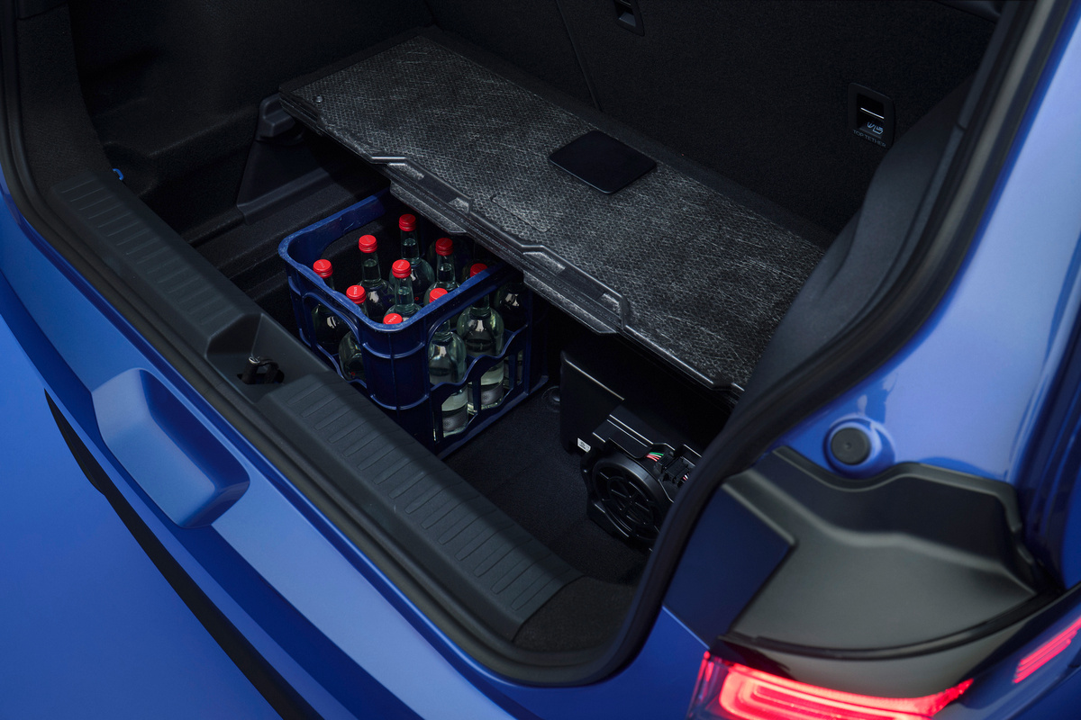 行李廂擁有441～1,240公升容積表現。