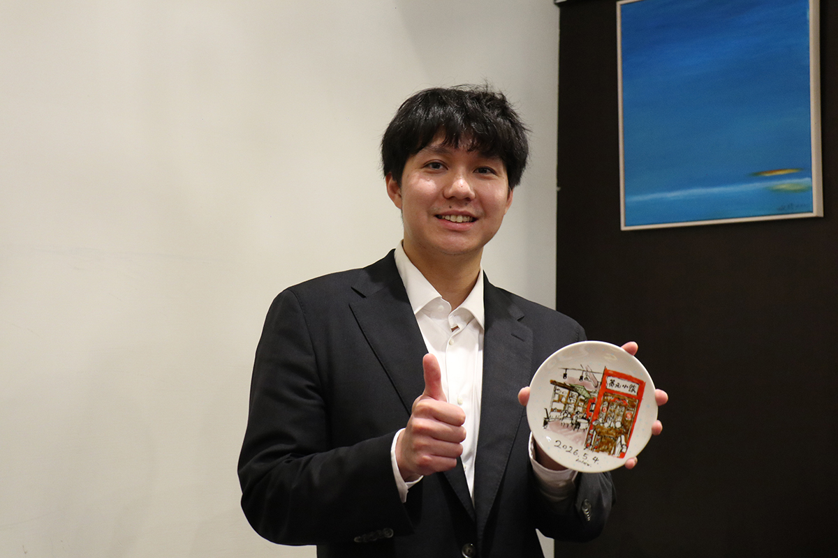薺元小館老闆 程家堯（Andrew）提供客製化「畫盤服務」。