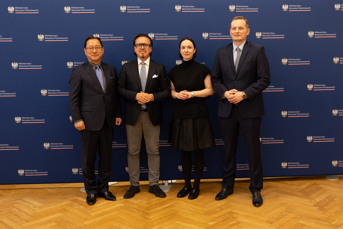鴻海科技宣布和波蘭ElectroMobility Poland（EMP）達成策略夥伴關係。