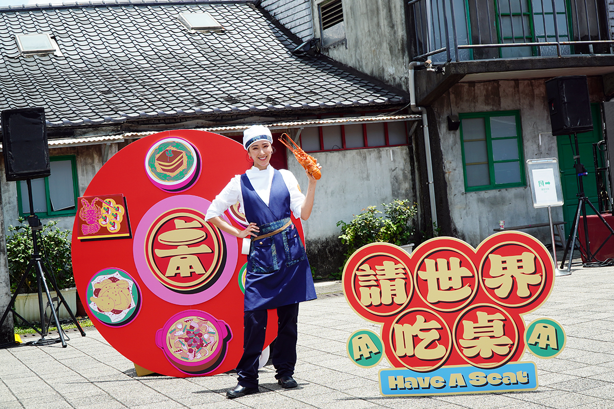 【車勢星聞】隋棠笑說這次拍攝絕對是人生聞過最多油煙味的一次。（圖：車勢星聞）