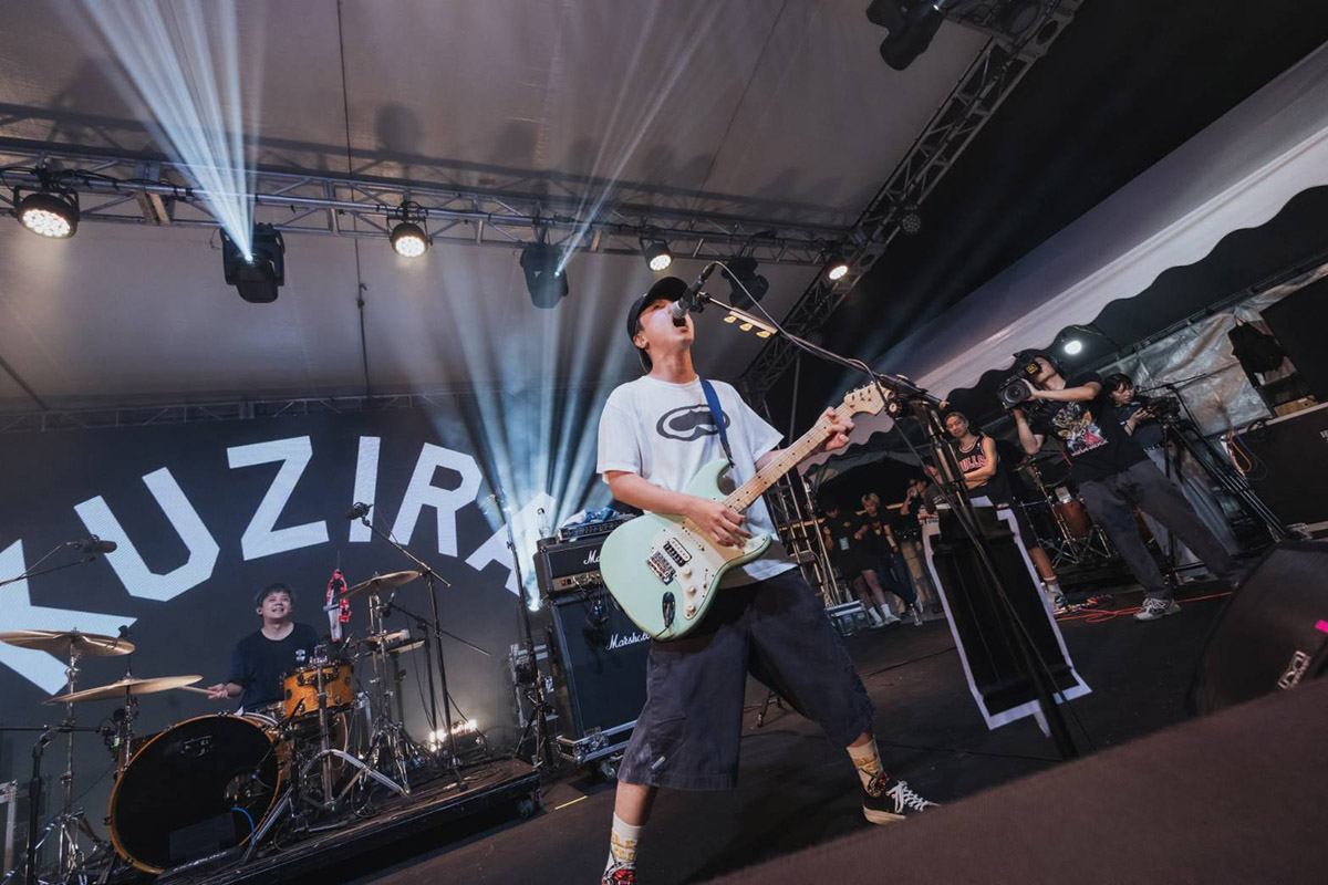 【車勢星聞】 「愛嶼搖滾」音樂祭23日登場，名古屋樂團「Maki」、岐阜樂團「KUZIRA」登場現場熱烈 人氣樂團「血肉果汁機」引樂迷狂熱開圈！(照片提供：三立電視)