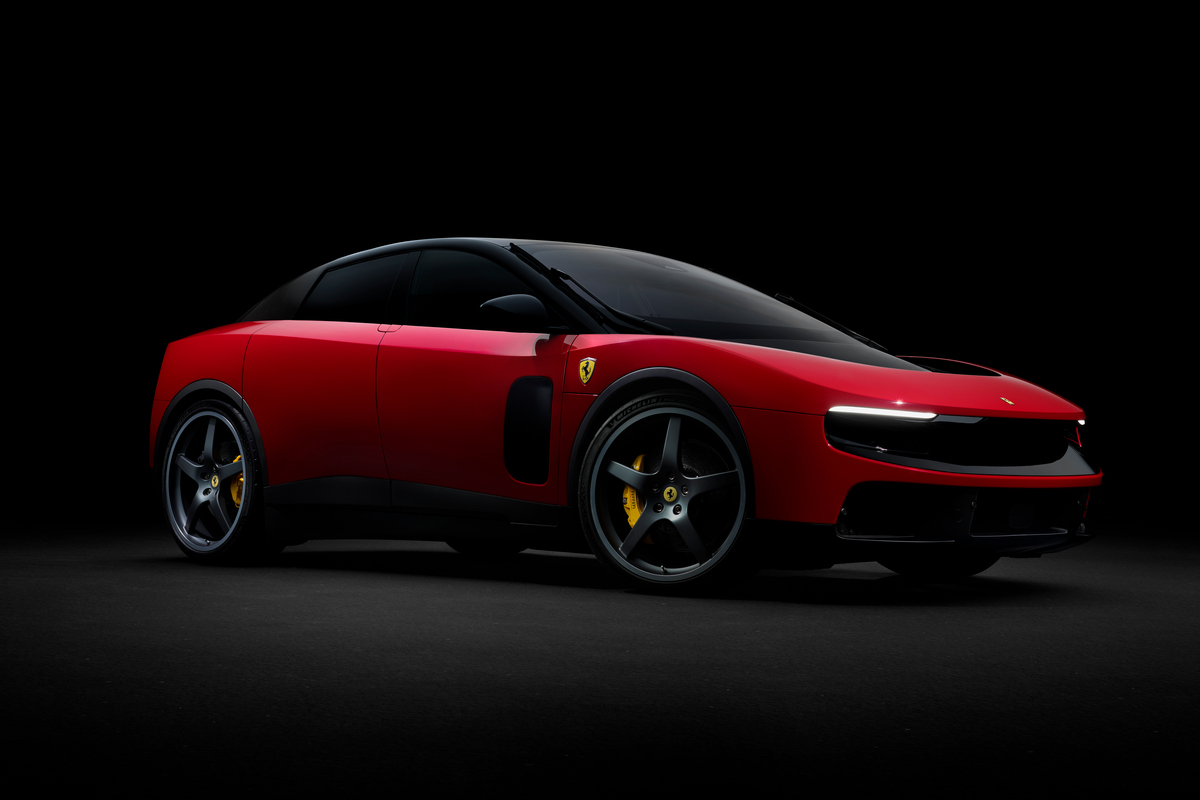 Ferrari Luce和過往Ferrari截然不同，因Luce是由前蘋果首席設計師Jony Ive設計的。