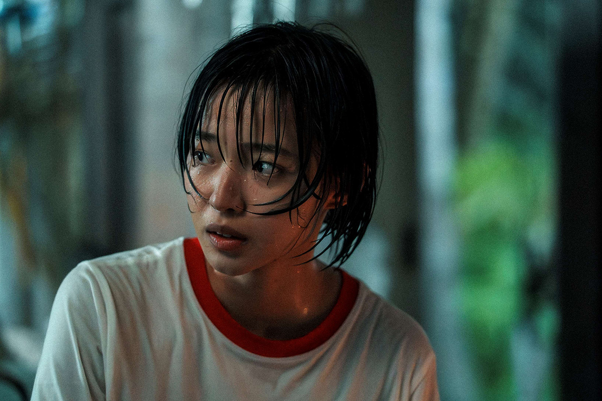 【車勢星聞】香港新秀女演員冼樂欣在公視學生劇展《防颱準備》飾演僑生Bella 與陸弈靜因中秋月餅掀起火花。(公視提供)