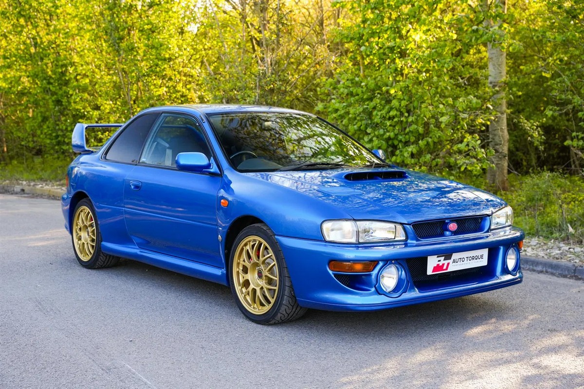 Subaru於1998年為紀念奪得WRC車隊冠軍三連霸，限量推出400輛雙門版Impreza 22B STi，近日有輛於網站拍賣，開價為32.5萬英鎊。