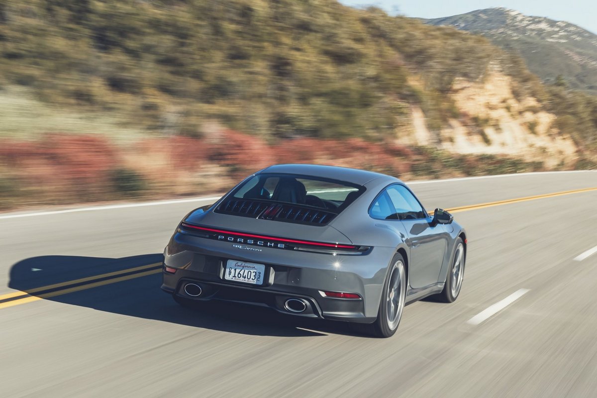 911車系則以3,850英里(6,195公里)排在第三名。