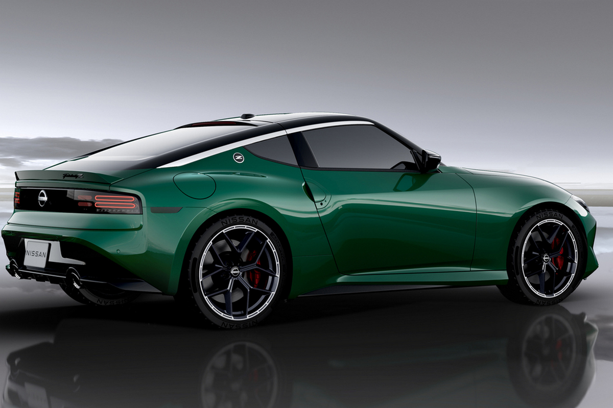 新增Shinkai Green Pearl Metallic深海綠珍珠金屬漆，靈感來自於240Z的Grand Prix Green車色。