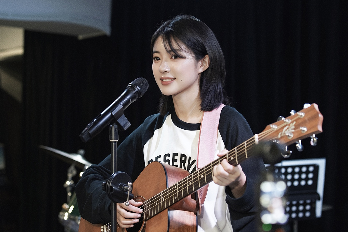 【車勢星聞】韓菲首挑電影女主角，《不算AI情》化身靈魂樂手追尋自我。（圖：駿馬客工作室提供） 