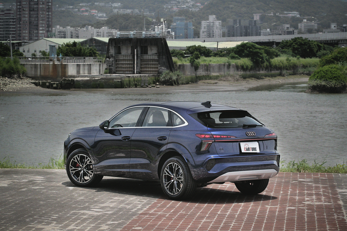 Q3 Sportback斜背造型帶來較具運動化視覺。
