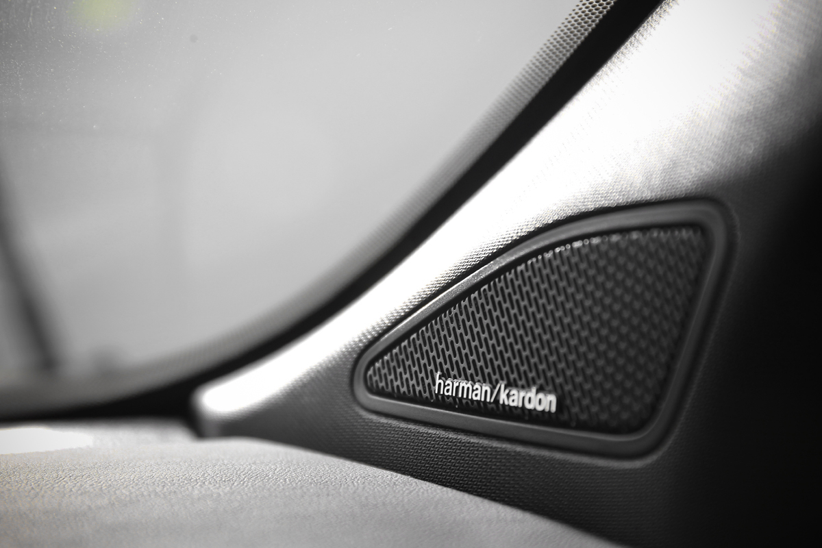 配備8支Harman/Kardon揚聲器。