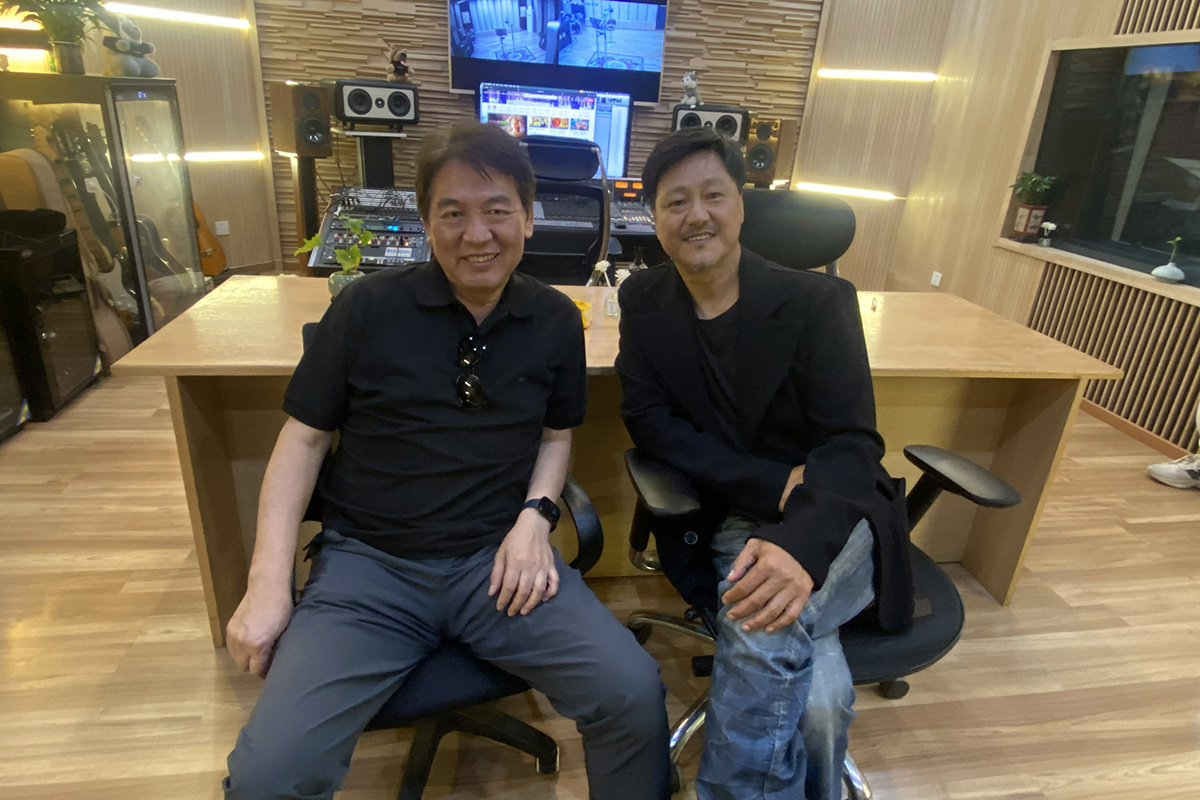 【車勢星聞】高明駿 (右)與資深音樂製作人林國榮老師。(照片提供：宇禾數位)