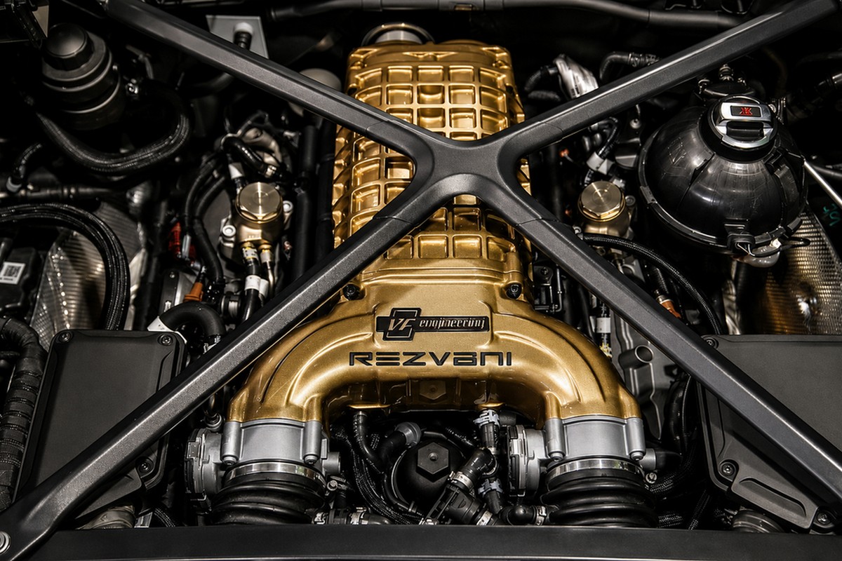 Dune搭載5.2升V10引擎，但加裝機械動力增加提升至800hp。