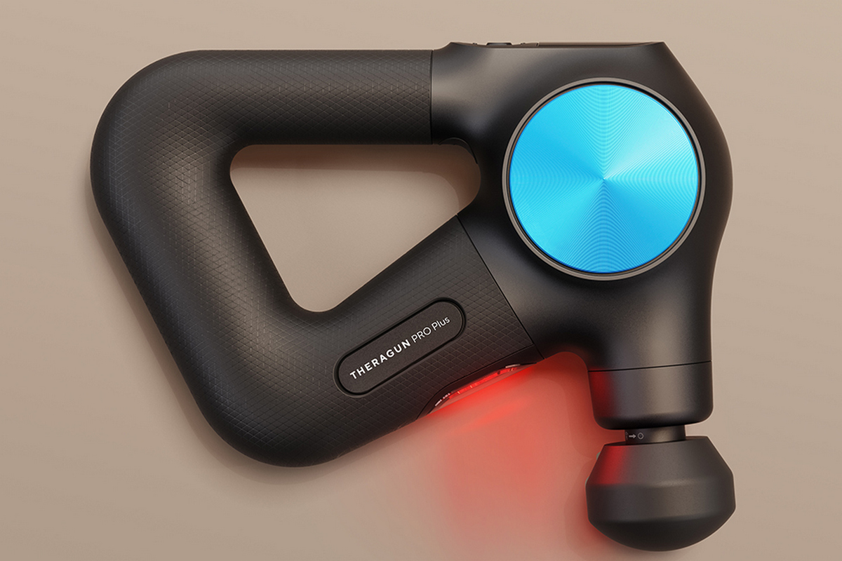 Theragun「PRO Plus」旗艦型筋膜槍父親節優惠價NT$19,900元。