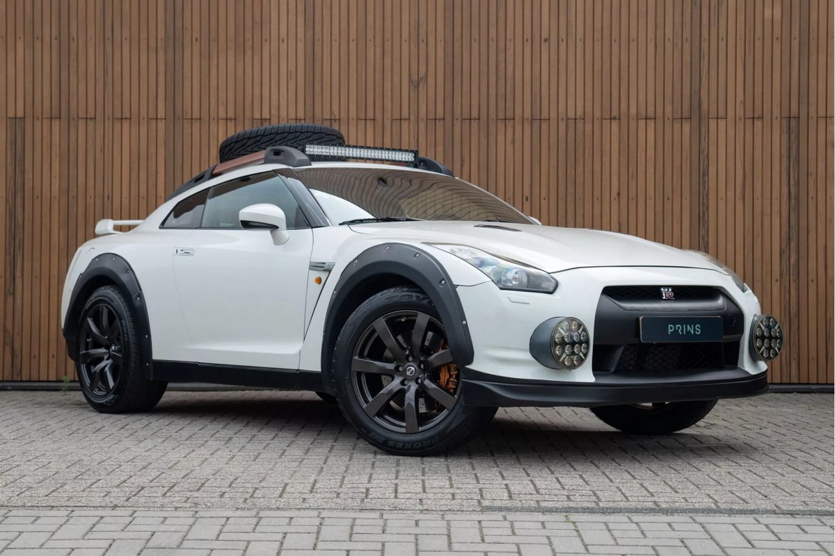  造型奇特的Nissan GT-R拉力版 9.9萬歐元價格賣了近一年未售出，近日再次拍賣求售，目前標價來到3萬歐元 