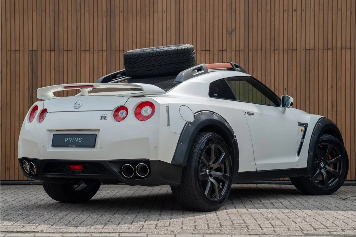 真的不是每款車加高改越野就像911 Dakar與Huracán Sterrato一樣好看，這輛GT-R拉力版去年賣到現在還未售出，近日又上價求售了，目前競標價3萬歐元。
