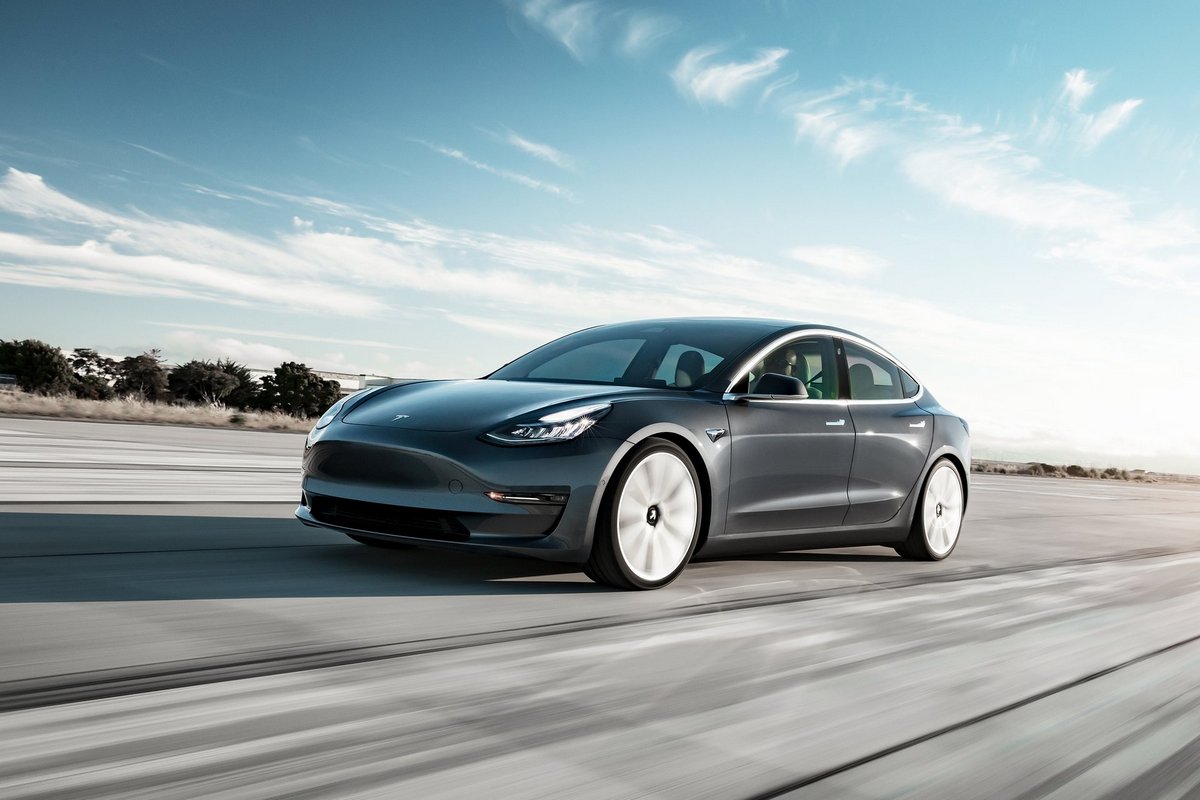2020～2023年的Model Y及2017～2023年Model 3因頭燈照射角度過高會影響來車需召回。