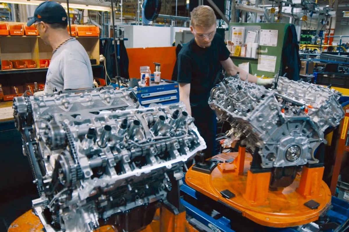 Ford透過AI分析引擎運作健康度，確保引擎在行駛15年貨36萬公里後仍能健康運作。