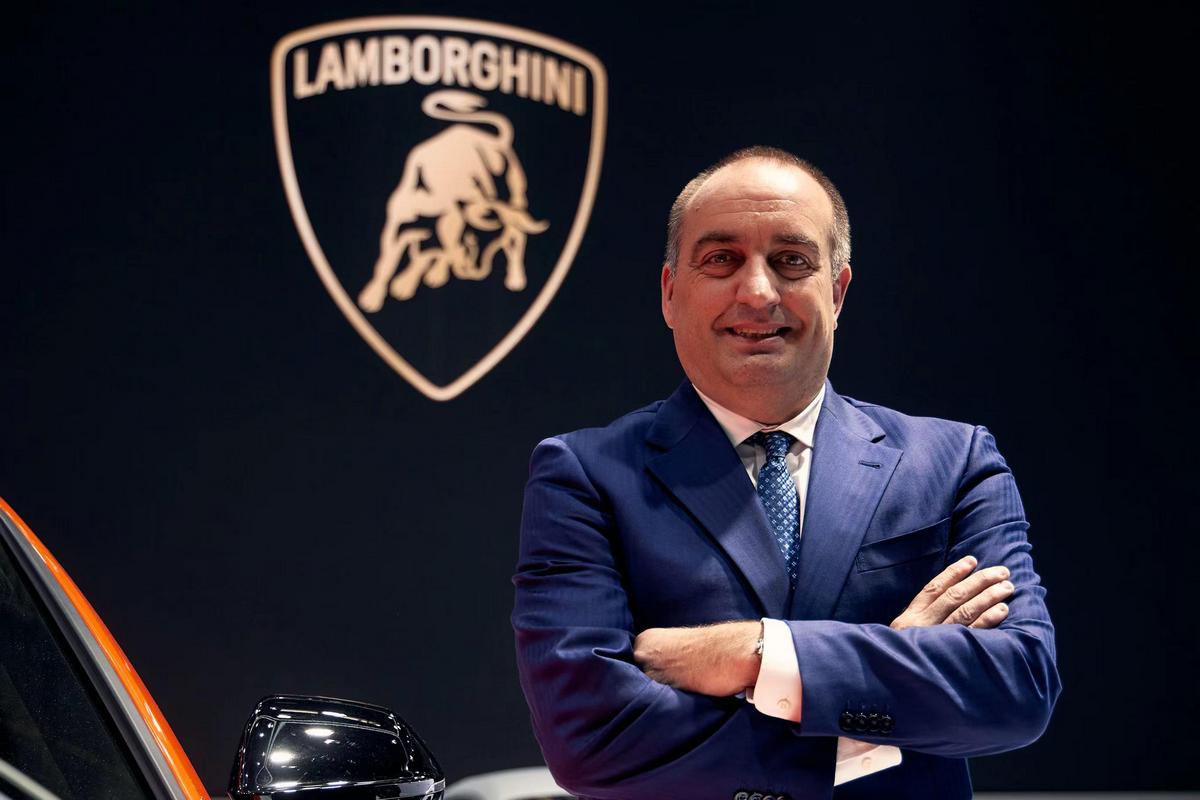Lamborghini Revuelto SV發表之餘也受邀安排和品牌首席行銷暨銷售長Federico Foschini進行線上專訪，透過問題與訪談進一步了解Lamborghini未來策略規劃。
