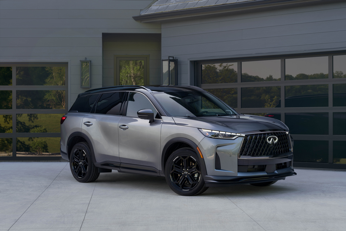 Infiniti QX60設計杯架時有顧及多數消費者使用需求，