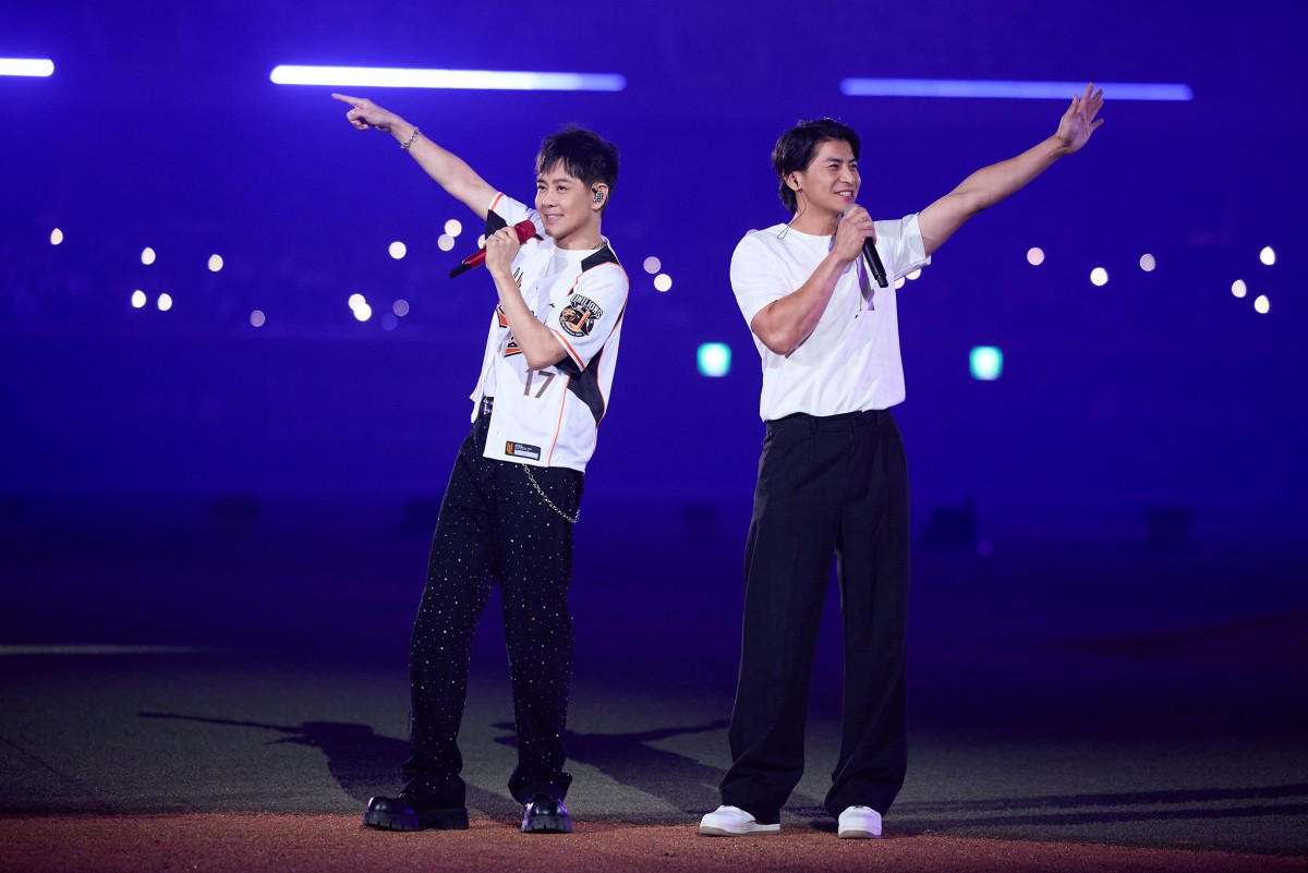 【車勢星聞】林志穎登台北大巨蛋擔任統一獅開球及賽後演出嘉賓與陳傑憲驚喜合唱。（圖：吉米工作室提供）