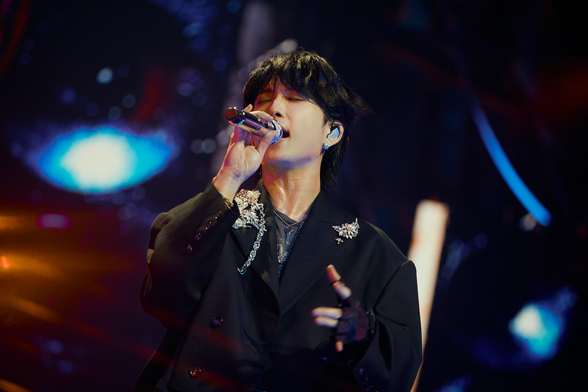 【車勢星聞】邱鋒澤釋出全場最大驚喜——搶先曝光全新單曲〈別為難 The Edge of Us〉的預告，為現場歌迷帶來第一手音樂體驗。(照片提供：原音娛樂)