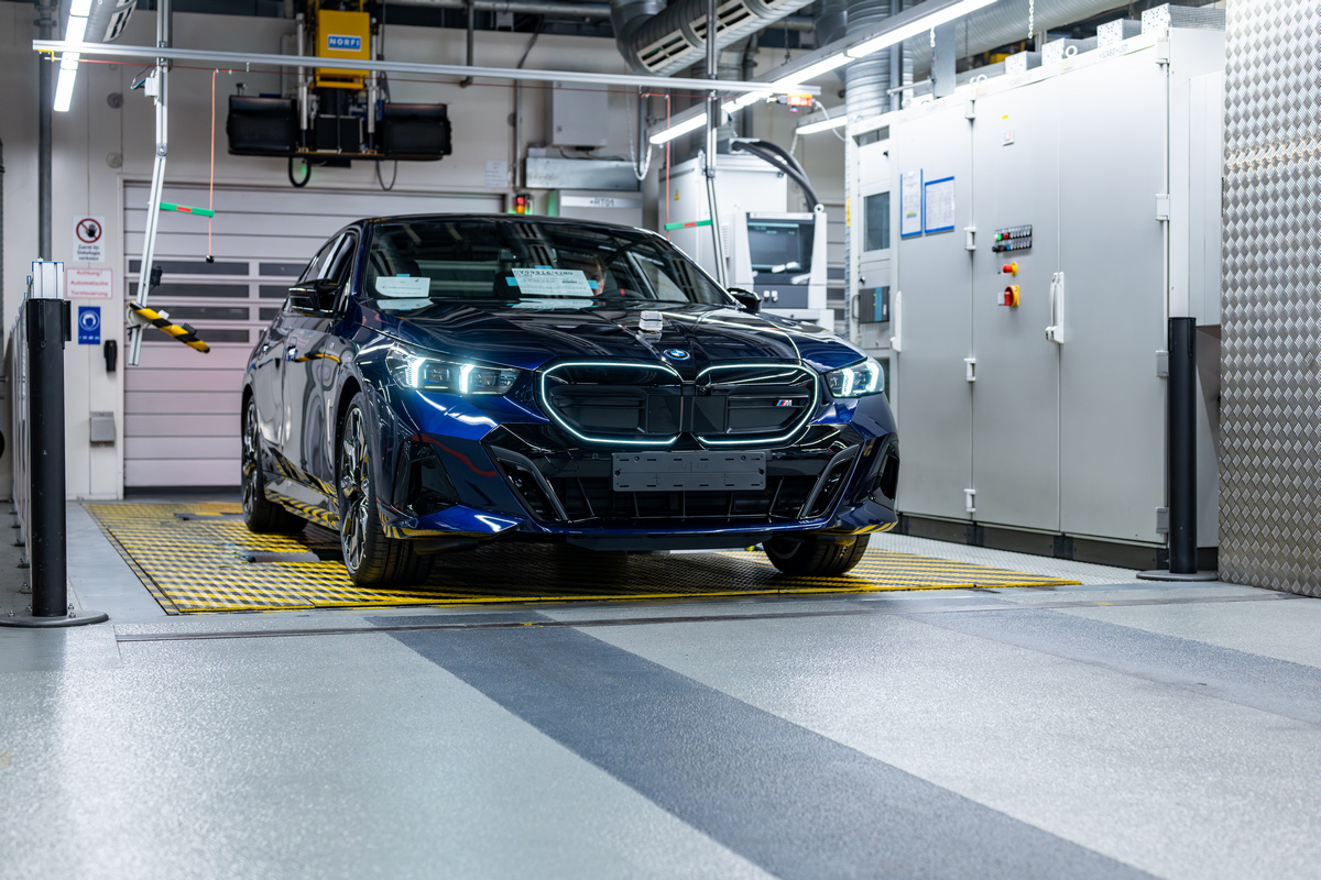 第200萬輛電動車為i5 M60 xDrive。