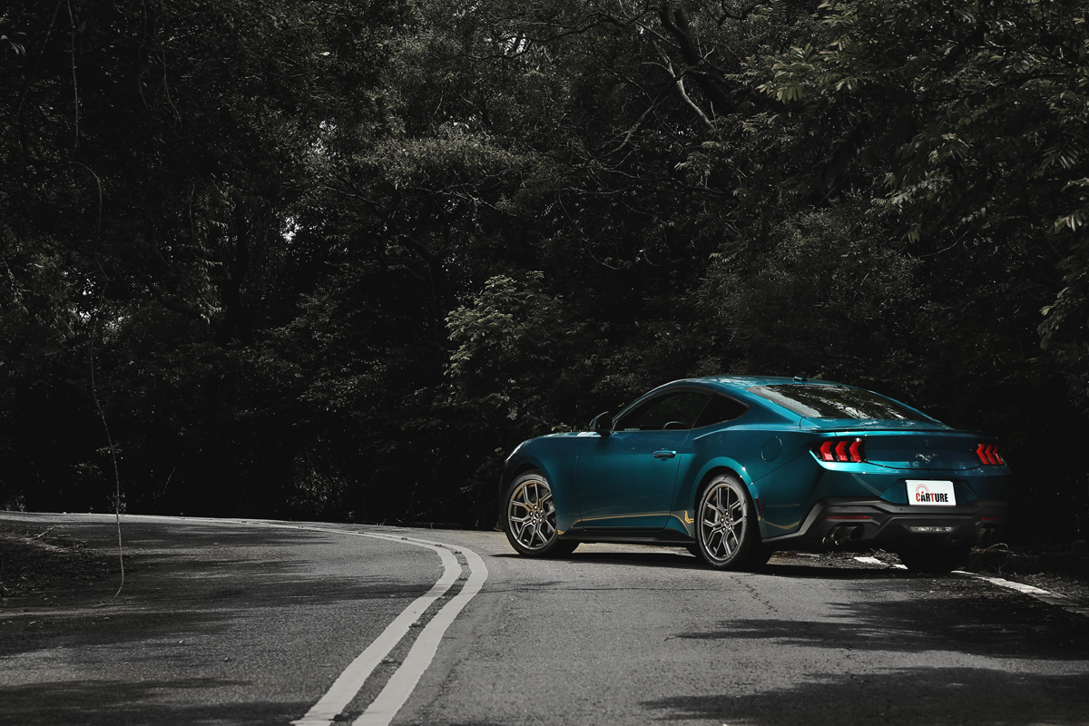 Mustang能加價2萬元選配Adriatic Blue Metallic新車色，整體顯得更加高調迷人。