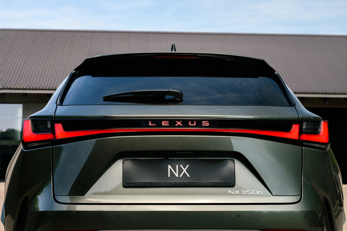 NX 350h車型鋰電池重量從32.7公斤降至23.5公斤，動力也有199hp馬力。