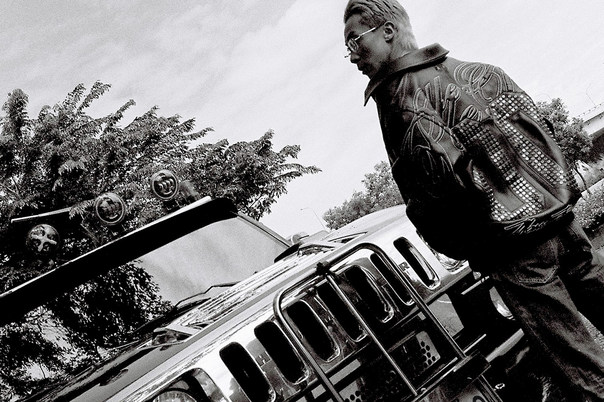【車勢星聞】潤少《全黑》從童年烏龍出發，唱出如何與偏見共處。（圖：混血兒娛樂提供） 