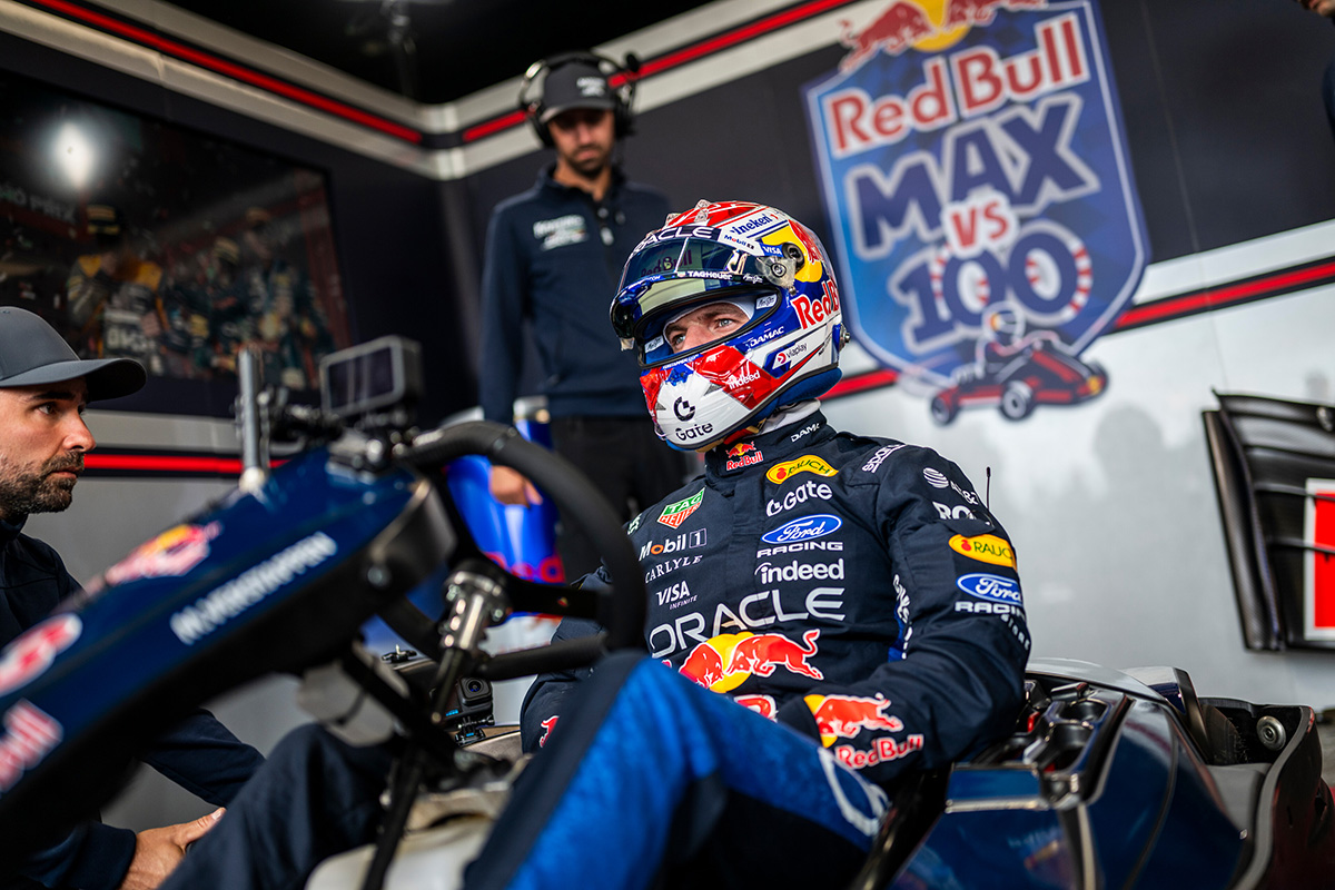四屆F1世界冠軍Max Verstappen整裝待發，準備從第101位展開Red Bull《Max vs 100》百人超車挑戰。（Red Bull提供）