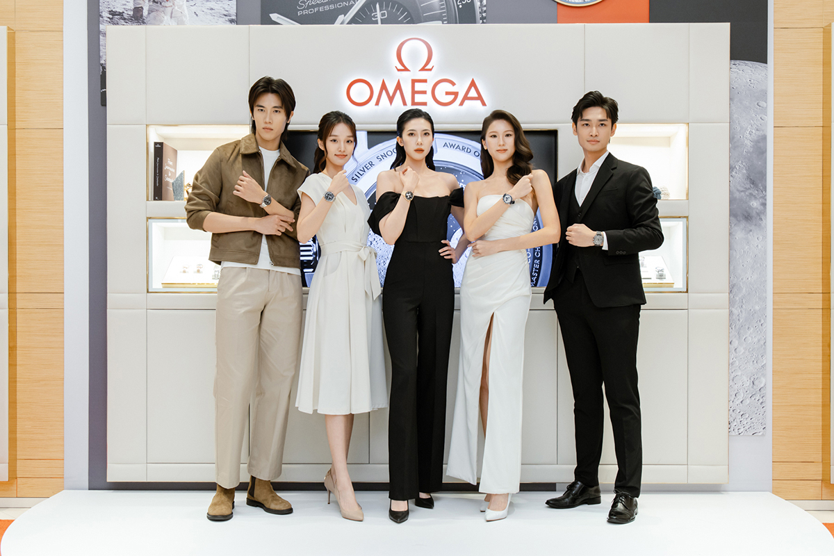 時尚名模穿梭OMEGA台北101專賣店 以動態展演呈現每款腕錶的獨特魅力。