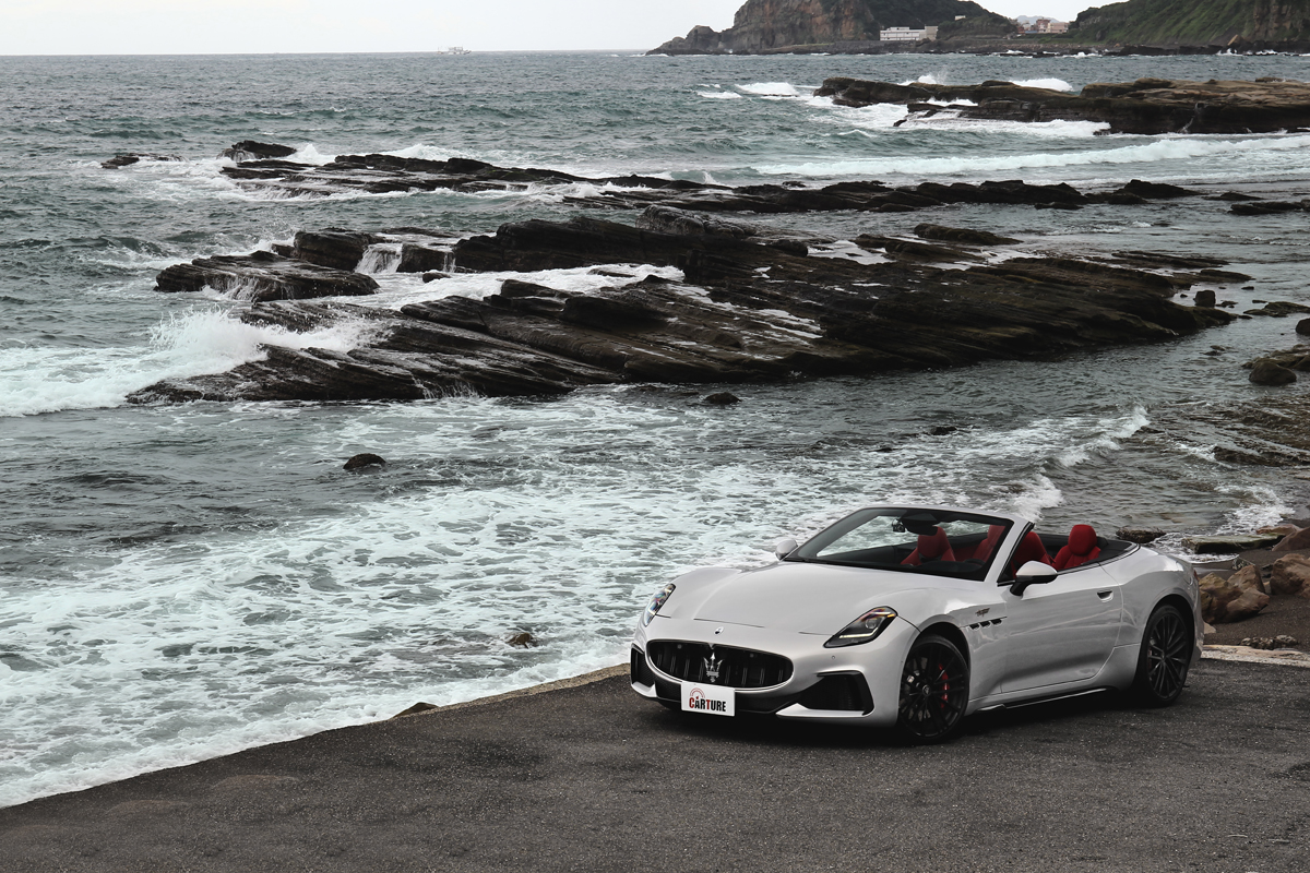 GranCabrio Trofeo售價為1,128萬元，但想想能買到關篷和敞篷兩種風格的Maserati好像挺划算的。
