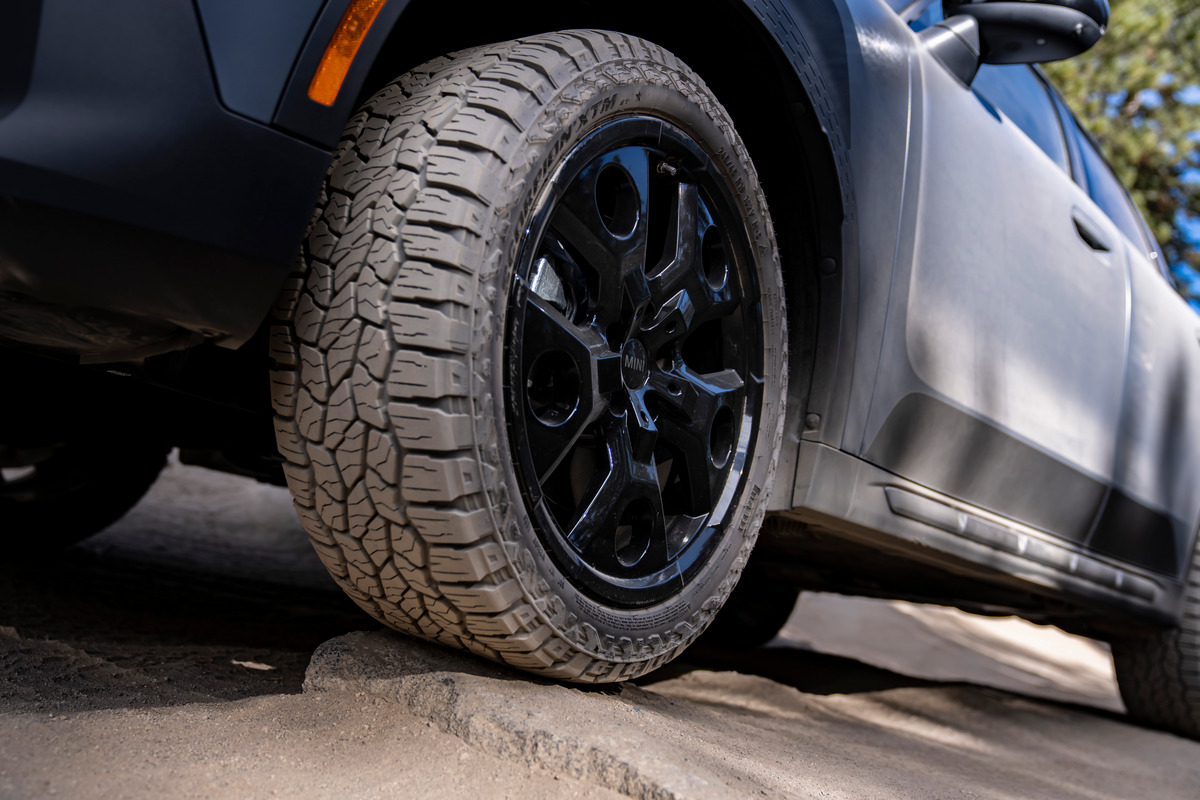 Mini Countryman Untamed Edition配備19吋Pirelli Scorpion All Terrain Plus全地形輪胎。