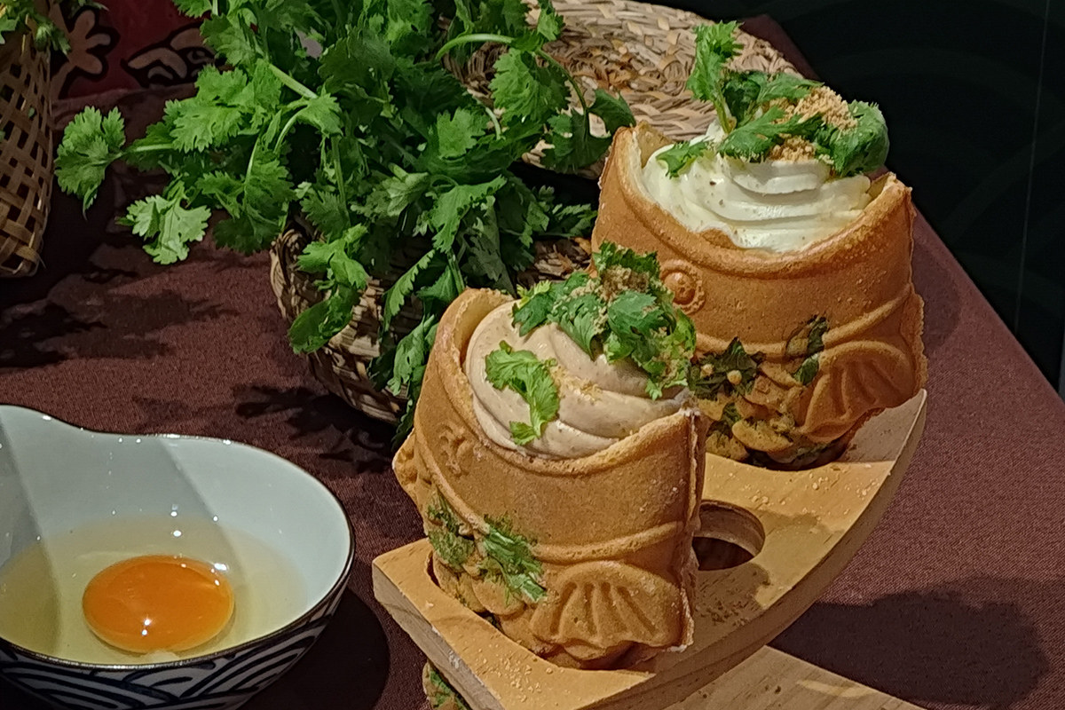 和牛涮香菜吃到飽！秋季限定和牛壽喜燒雙吃開啟味覺挑戰。（示意圖）