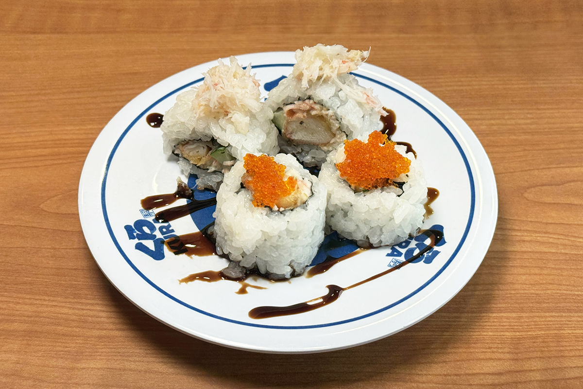 藏壽司「蟹鮭秋饗祭」特選秋季海味，鮭魚滿滿親子火山、焦香奶油淋醬燒炙鮭魚肚登場。（示意圖：品牌提供）