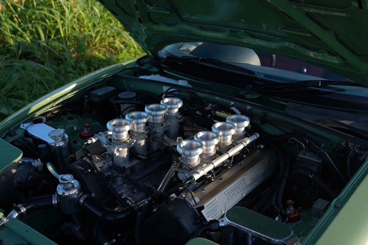 有車主委託Daddy Motors Works移植引擎，最終決定移植Ferrari 360 V8引擎。這輛MX-5其實NB世代但改成NA車頭。