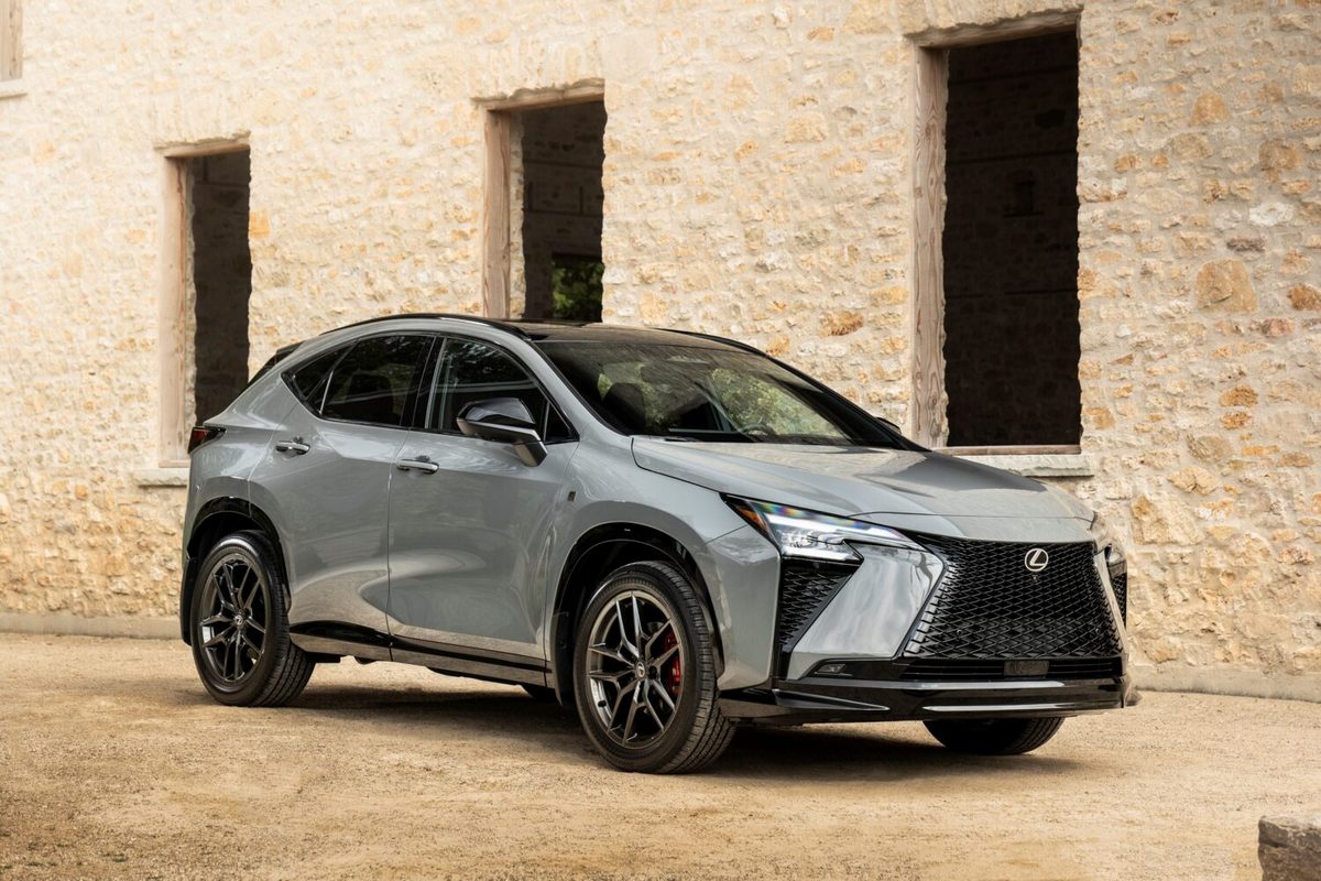 美規小改Lexus NX重新調整外觀造型。