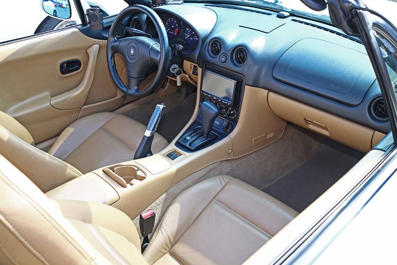 1998年發表的NB MX-5,也曾於2000、2001年在台正式銷售。