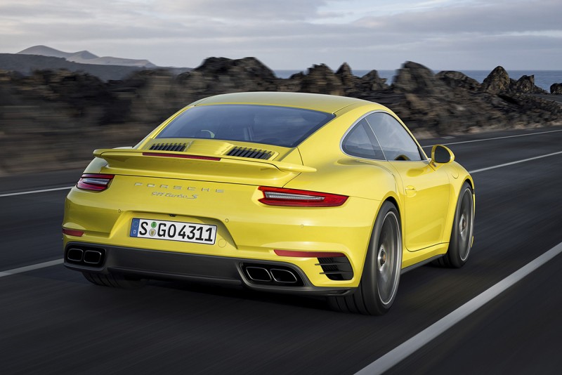 動力更強的911 Turbo S,可輸出580匹最大馬力,極速高達330km/h。