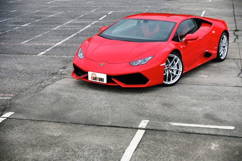 如果要我挑毛病,除了上級車款的鍘刀式車門外,Lamborghini Huracan LP610-4已經沒有缺點。